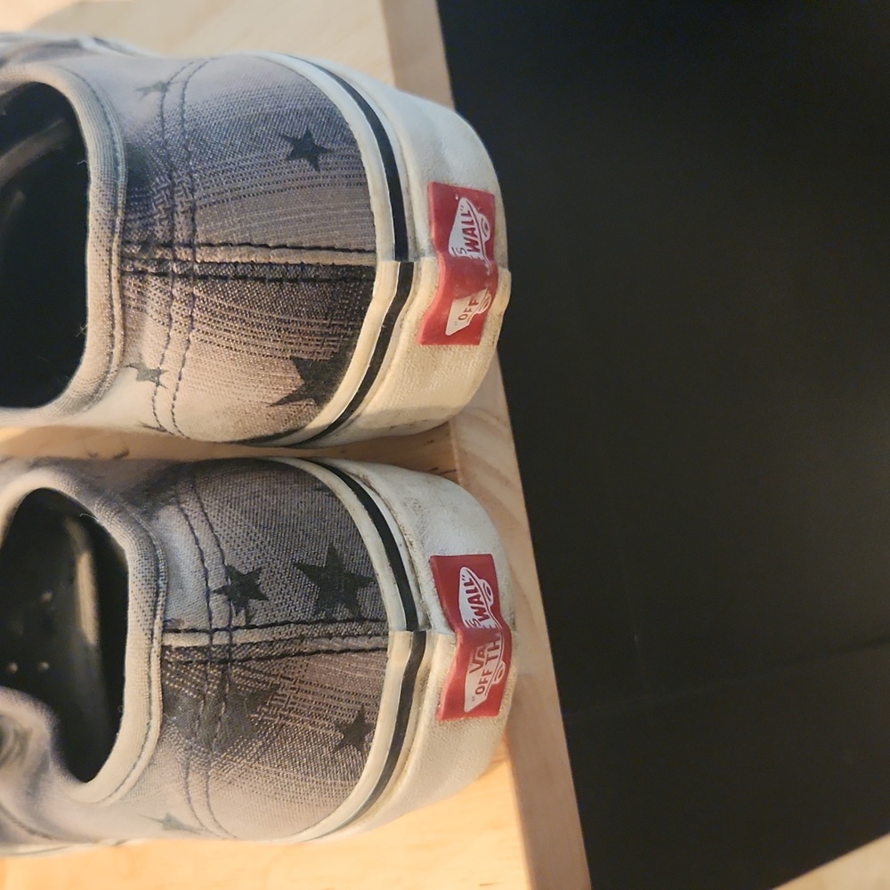 Vans - Picture 4 of 7